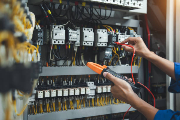 Best Commercial Electrician Services  in Lindenhurst, NY